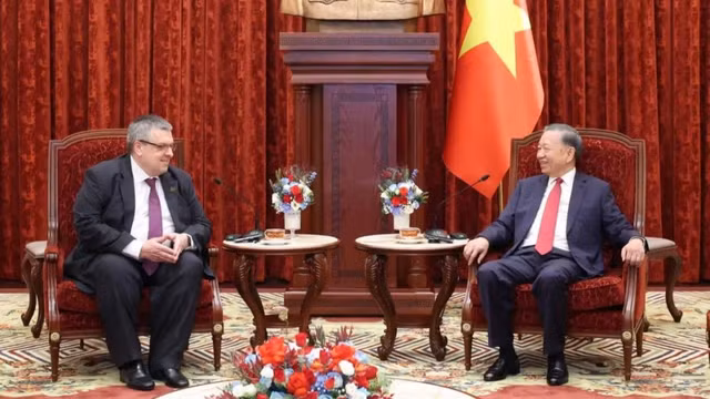Top Vietnamese leader confident relations with Russia will continue to develop strongly