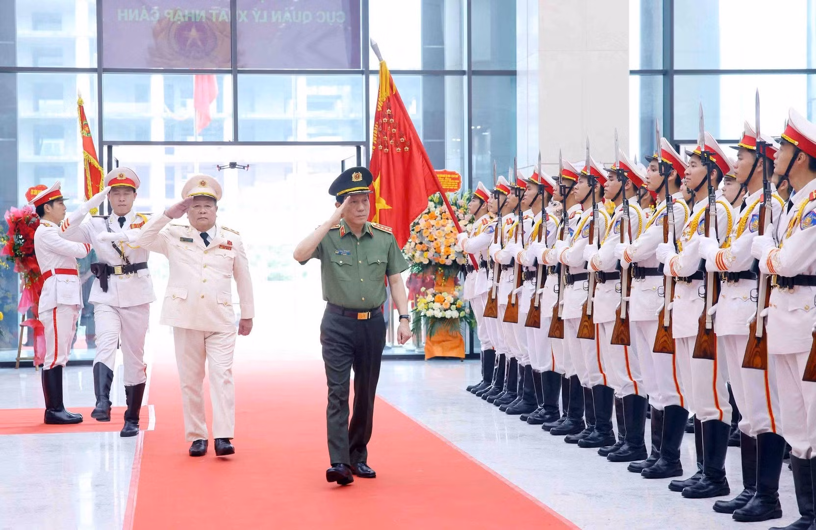 Minister Luong Tam Quang attends the Commemorative Ceremony.