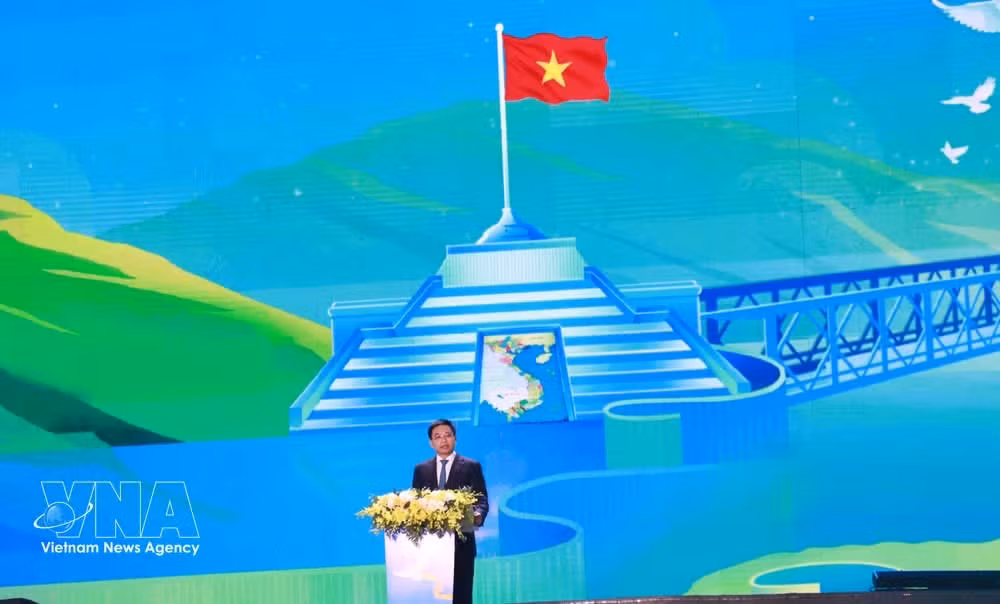 Deputy Prime Minister Nguyen Van Thang addresses the opening ceremony (Photo: VNA)