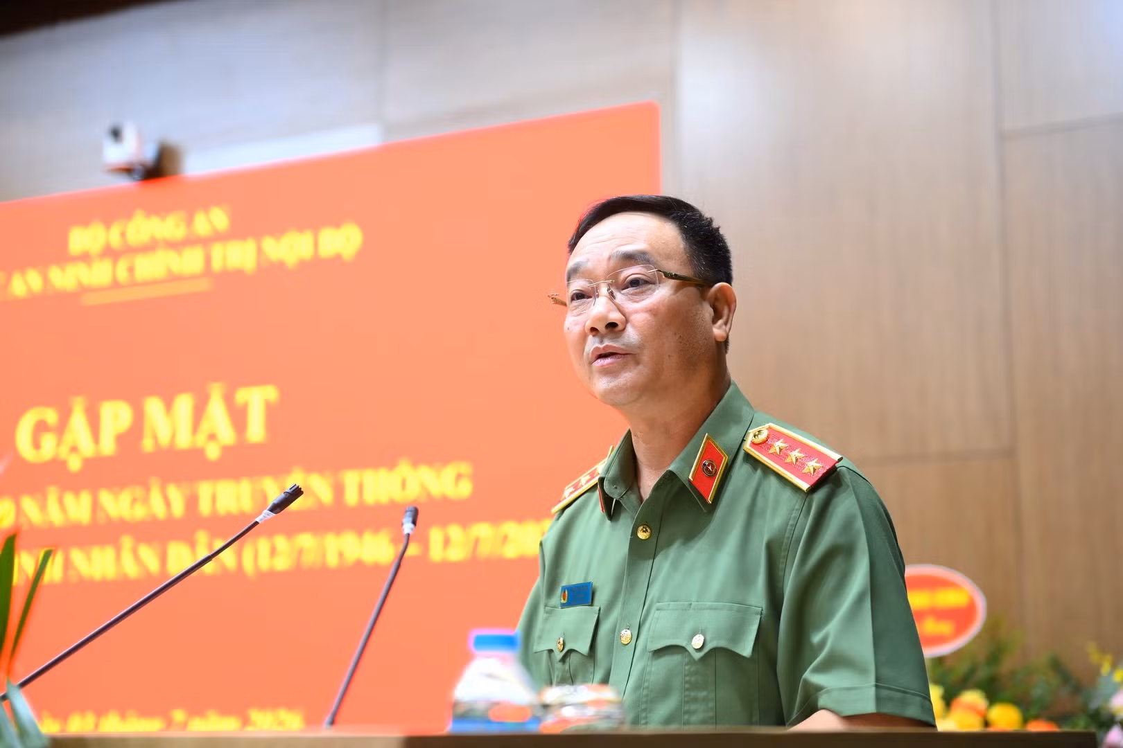 Deputy Minister Pham The Tung delivers keynote address.