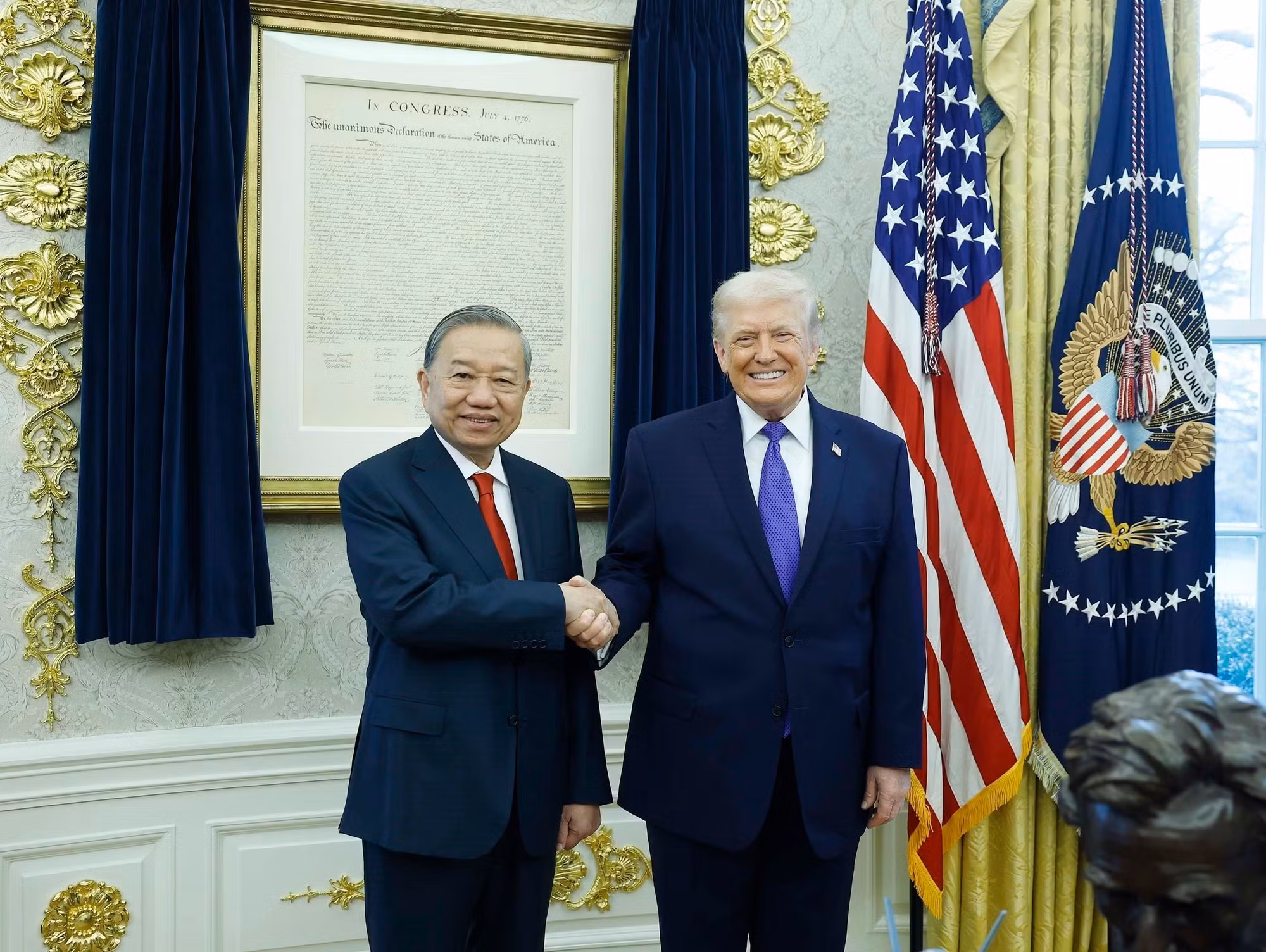 General Secretary To Lam meets with U.S. President Donald Trump while attending the opening meeting of the Peace Council on Gaza in the United States on February 20, 2026. Photo: Thong Nhat/VNA.