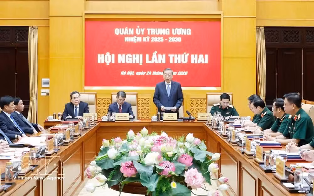 The second meeting of the Central Military Commission for the 2025-2030 term in Hanoi on June 24 (Photo: VNA)