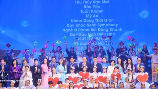 NA President attends music show in support of disadvantaged women, children