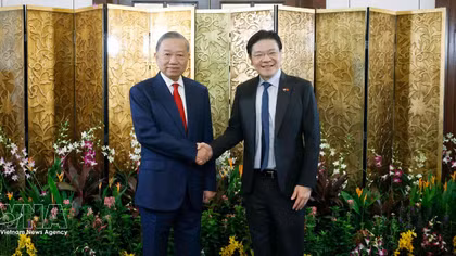 Vietnamese, Singaporean leaders agree to further deepen Comprehensive Strategic Partnership