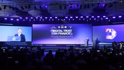 Building digital trust – foundation for sustainable finance in the AI era