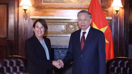 Top leader suggests combining Vietnam's strengths with Stanford's global networks
