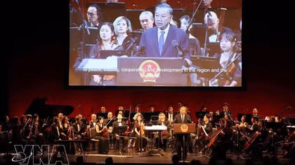 Top leader meets with Vietnamese community in US