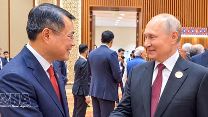Vietnamese PM meets leaders of countries, int'l organisations on sidelines of 18th BRICS Summit