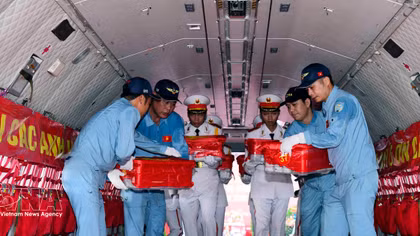 Special flight carries over 7,000 samples of war martyrs'remains to Hanoi for DNA identification