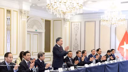 Top leader meets Vietnamese intellectuals in Belgium, Luxembourg