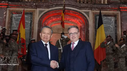 Belgian Prime Minister hosts welcome ceremony for Vietnam's top leader