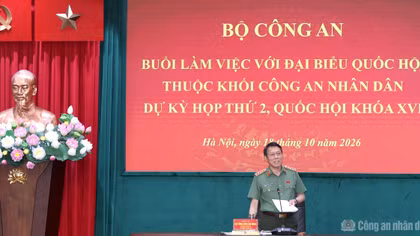 Minister Luong Tam Quang meets NA Deputies serving in the PSF