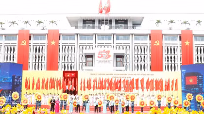 Top leader attends ceremony marking 50 years of Saigon-Gia Dinh bearing late President's name
