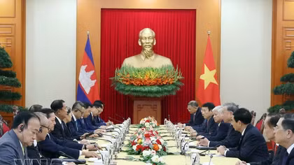Cambodian Prime Minister's visit to inject fresh momentum into Vietnam-Cambodia ties