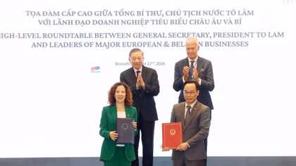 Top Vietnamese leader attends high-level dialouge with leading European, Belgian business executives