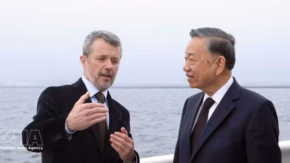 Top Vietnamese leader visits Lynetteholm artificial peninsula project in Denmark