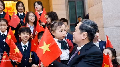 Vietnamese community in China urged to stay united, contribute to homeland