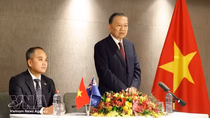 Party General Secretary and President meets Vietnamese community in New Zealand