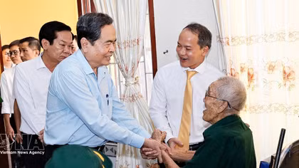 Top legislator underscores importance of providing better care for revolution contributors