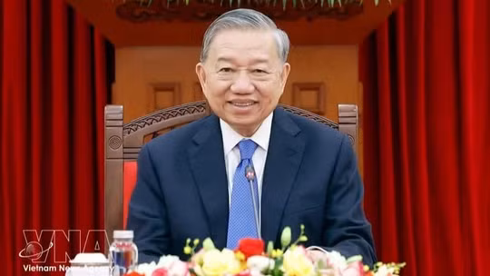 Vietnamese Party and State leader honoured with international peace prize