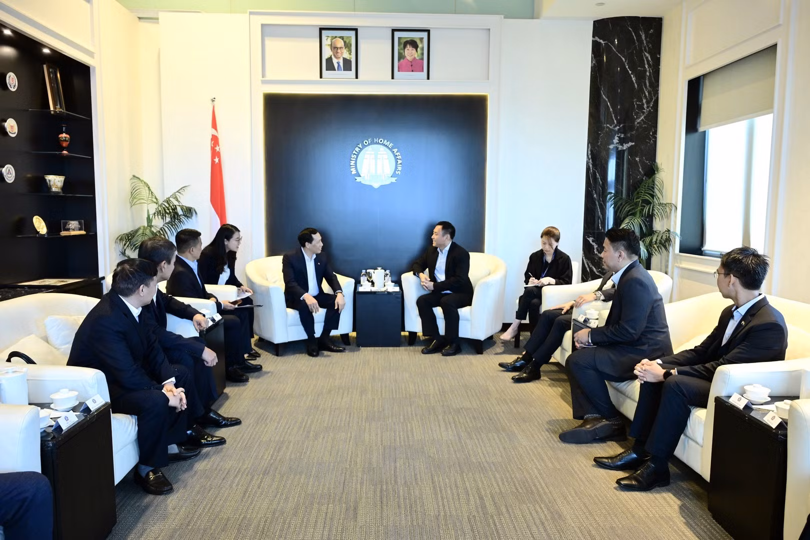 Deputy Minister Le Van Tuyen pays courtesy call on Minister of State for Home Affairs Goh Pei Ming.