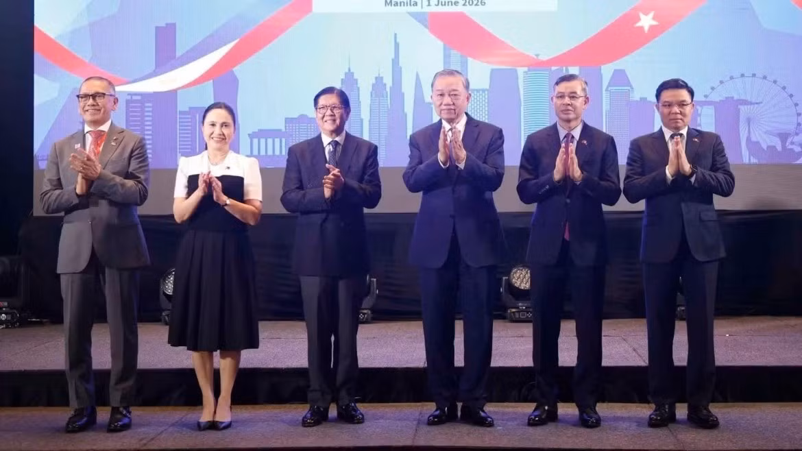 Party General Secretary and State President To Lam, Philippine President Ferdinand Romualdez Marcos Jr. and delegates attend the Vietnam-Philippines Business Forum (Photo: VNA)