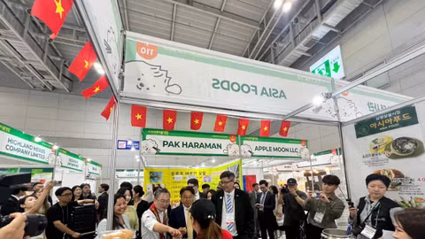 Promoting Vietnamese Brands at an International Food Fair in Gwangju