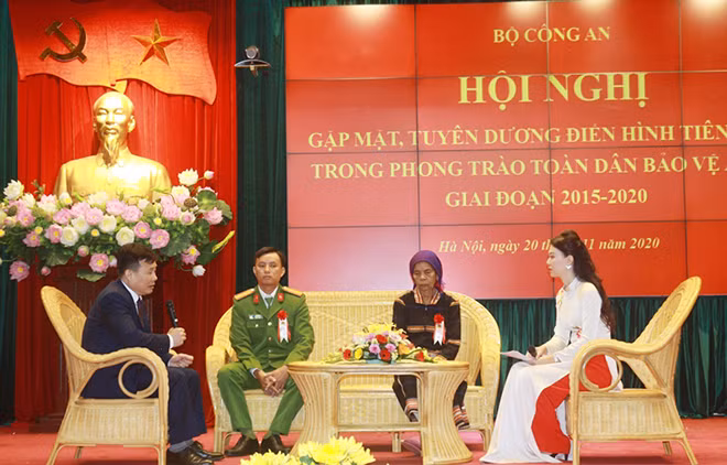 Typical individuals sharing their experience at the meeting.