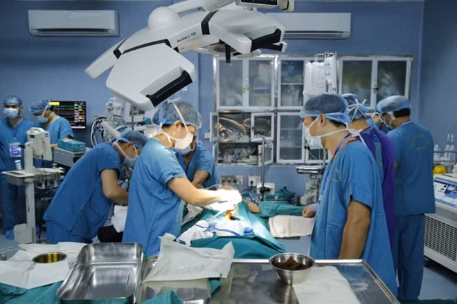 For the first time, Vietnam successfully performs two bowel transplants. Photo: courtesy of hospital.
