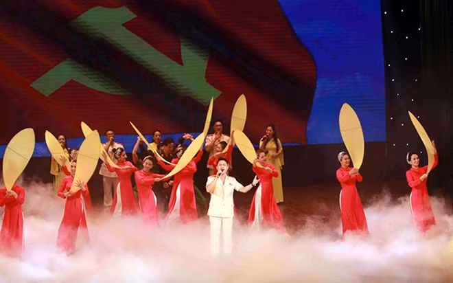 This - year festival gathered 27 art troupes. 33 art performances of various kinds will be shown on stage during the festival from July 16 to August 2.