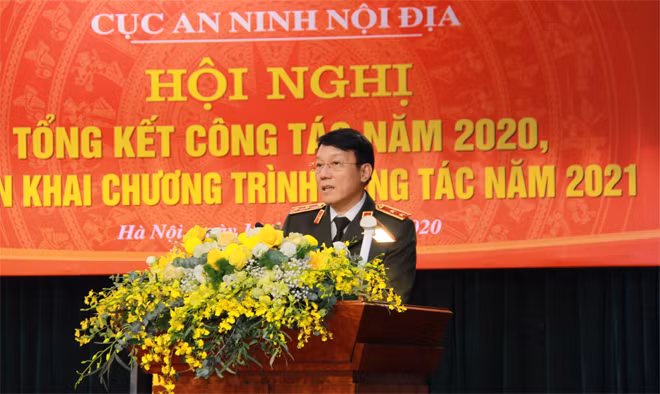 Deputy Minister Luong Tam Quang speaking at the meeting.