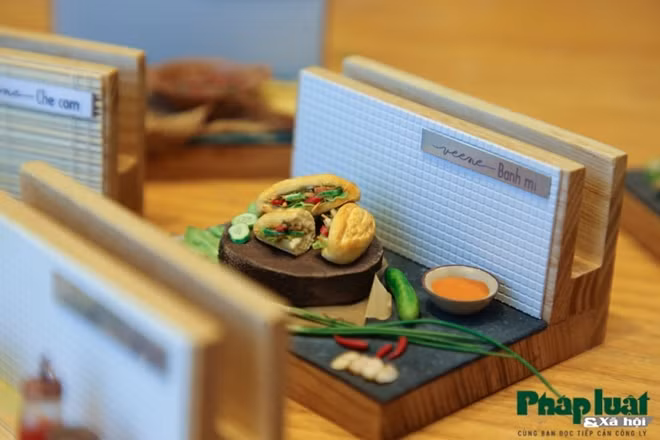 Since putting the items on sale, Ha An has created specialties to represent the country’s three regions, in addition to Banh Mi (bread), by using clay.