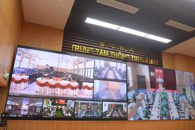 Representatives from the police departments of Bac Ninh, Bac Giang, Bac Lieu, Long An, TayN inh and Ho Chi Minh City participated in the event via videoconferencing.