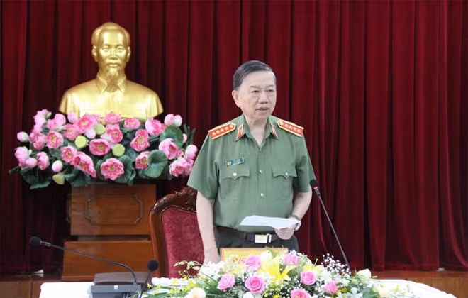 Minister To Lam speaking at the event.