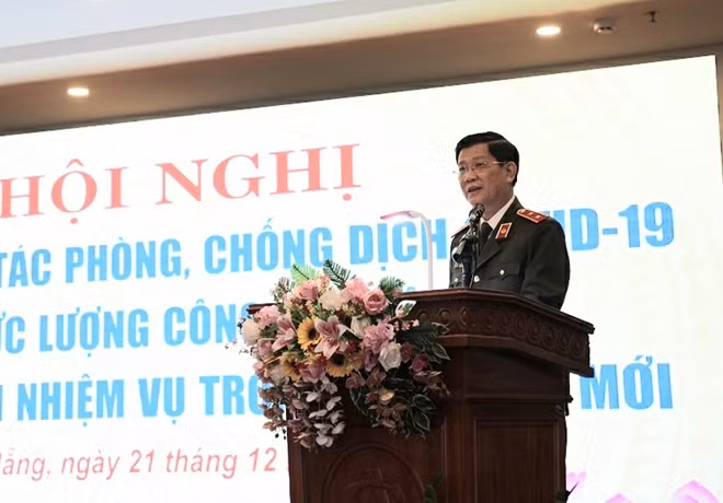 Deputy Minister Nguyen Van Son speaking at the event.