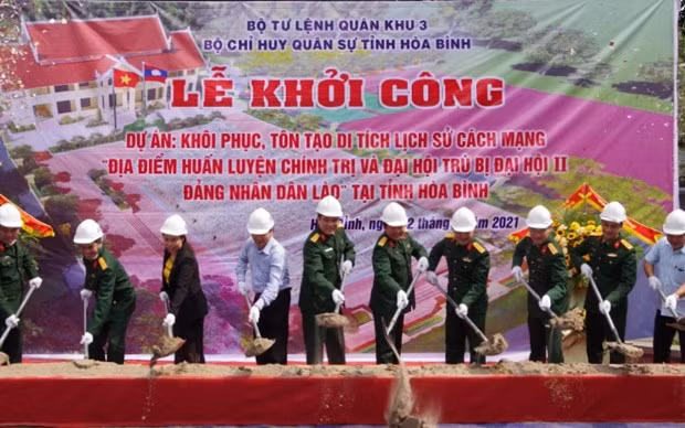 At the ground-breaking ceremony (Photo: VNA)