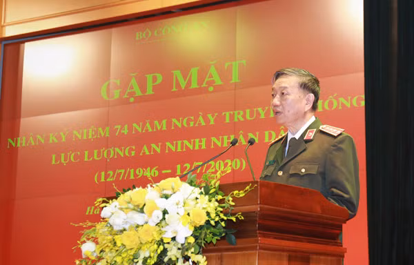 General To Lam speaking at the event.