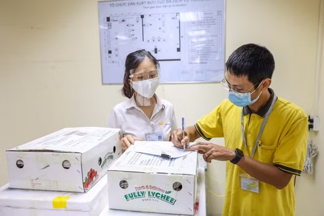 The delivery time for neighboring localities of BacGiang province is only within 2-4 hours so customers can enjoy fresh and high-quality Thieu lychees.