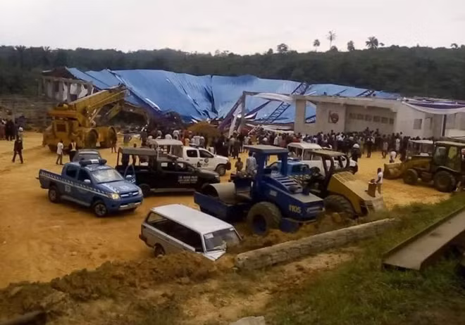 A church roof has collapsed in southeastern Nigeria, killing at least 60 people, with local media reporting the death toll to be much higher.