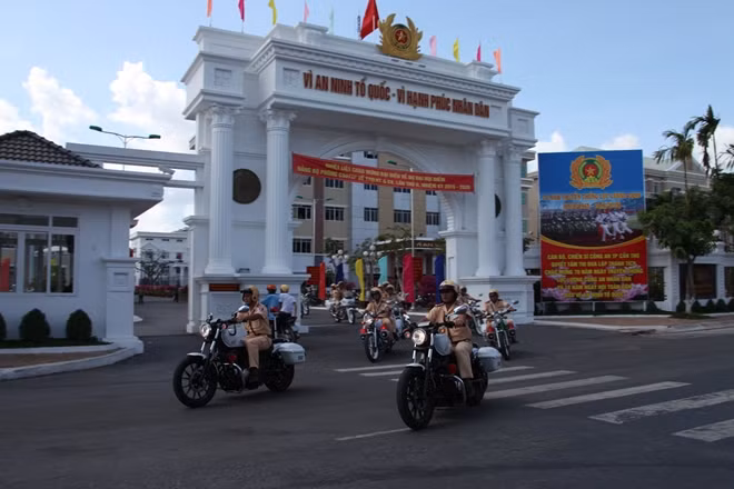 Can Tho steps up traffic safety measures in the buildup to Tet holiday.