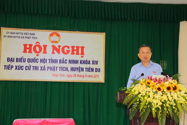 Minister To Lam speaking at the event.