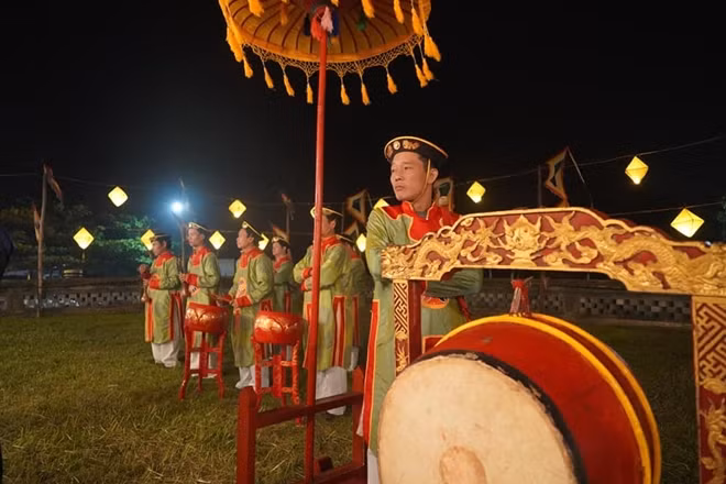The ritual, ‘Le Te Xa Tac’ (Worshipping the Genies of Earth and Crop), is one of the most important rituals once performed by kings under successive feudal dynasties including Ly, Tran and Nguyen in prayer for peace and good harvest.