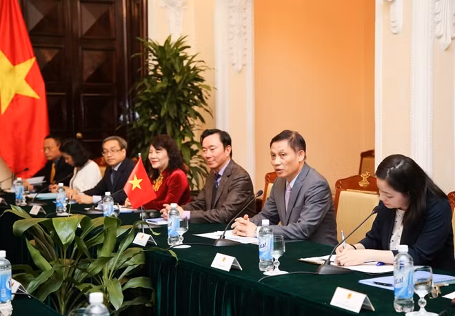 Deputy Minister Le Hoai Trung speaking at the event.