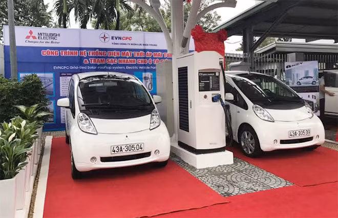 Vietnam’s first station for electronic vehicles opens in Da Nang city.