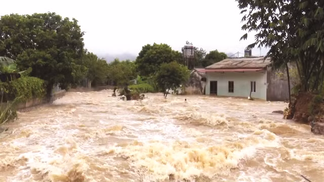 The storm also caused serious floods and landslides in several mountainous localities, damaging local people’s assets.