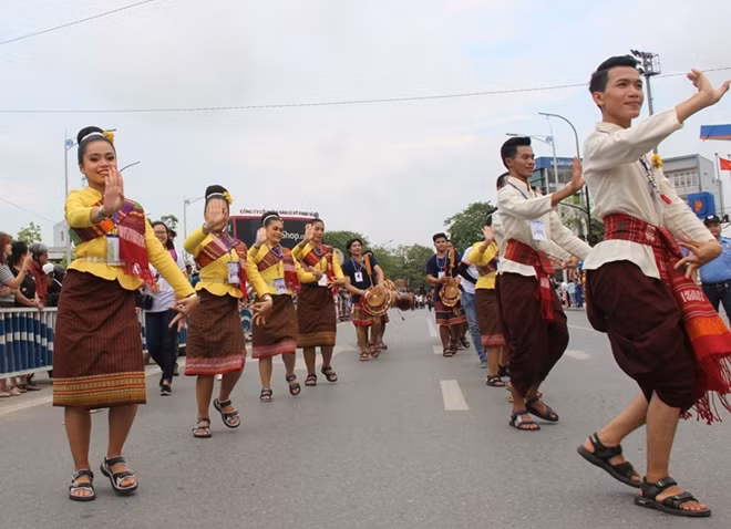 This year’s festival has been organised in association with numerous cultural events such as 25 years since the Hue ancient citadel relic complex recognised by the UNESCO as a world cultural heritage.