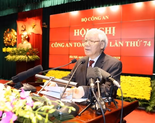Party General Secretary and President Nguyen Phu Trong speaks at the 74th national public security conference.