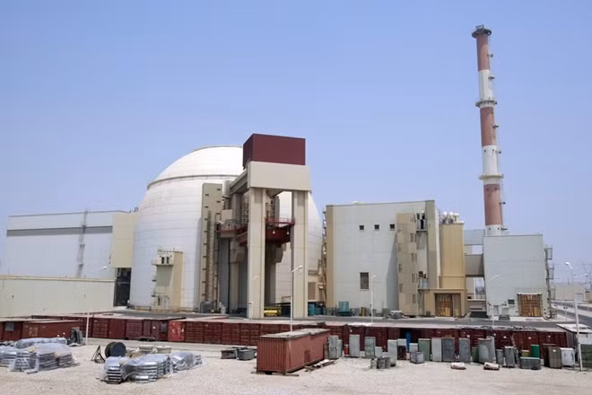 Iran makes new nuclear threats that would reverse steps in pact ảnh 1
