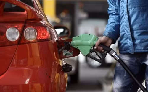 The National Assembly Standing Committee (NASC) has turned down a Ministry of Finance (MoF) proposal to almost triple the environmental protection tax on oil and gas consumption, citing potential harm to consumers.