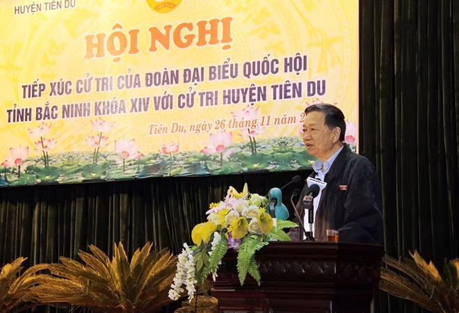 Minister To Lam speaking at the event.